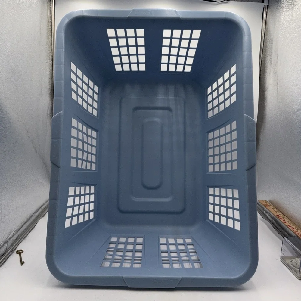 Vtg Rubbermaid Laundry Basket 2973 Country Blue Hamper Rectangular Plastic